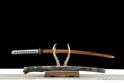 Alternative view of Gilded Inferno - Katana Forjada a Mao em Aco carbono 1065