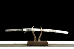 White Tiger (啸) - Katana Forjada a Mao em Aco carbono 1065