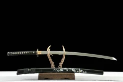 Alternative view of Dark Gleam - Katana Forjada a Mao em Aco ferramenta T10
