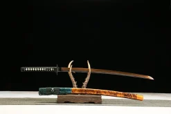 Alternative view of Dark Gold Radiance - Katana Forjada a Mao em Aco ferramenta T10