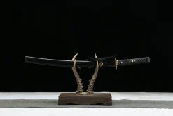 Silent Orchid - Wakizashi Forjada a Mao em Aco artesanal forjado a mao